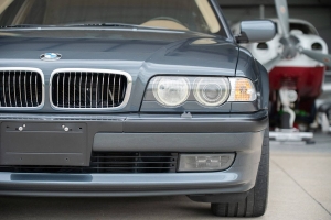 2001 BMW (E38) 740i M Sport thumbnail