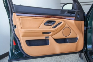 2001 BMW (E39) M5 thumbnail