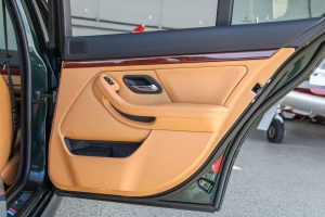 2001 BMW (E39) M5 thumbnail