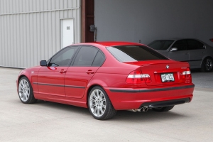 2003 BMW 330i ZHP Sedan thumbnail