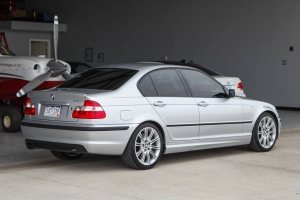 2004 BMW 330i ZHP Sedan thumbnail