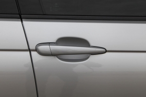 2004 BMW 330i ZHP Sedan thumbnail