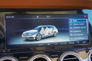 2018 (W213) Mercedes-Benz E400 4MATIC Wagon thumbnail