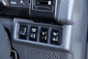 1990 Mitsubishi Delica Super Exceed thumbnail