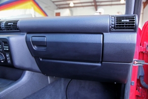 1995 BMW (E36/5) 318ti Club Sport thumbnail