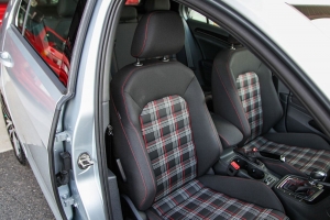 2017 Volkswagen GTI SE Performance Pack thumbnail