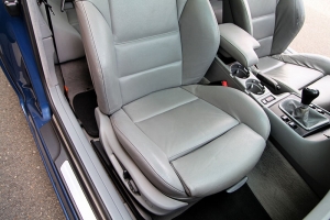 2004 BMW 325Ci thumbnail