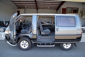 1991 Mitsubishi Delica Exceed thumbnail