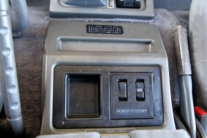 1990 Mitsubishi Delica Super Exceed thumbnail