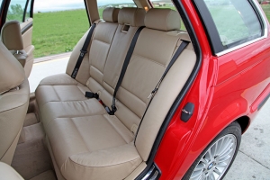 2002 BMW E46 330xi Sport Wagon thumbnail