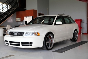 2001 Audi S4 Avant thumbnail