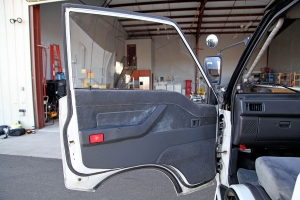 1990 Mitsubishi Delica Super Exceed thumbnail