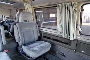 1990 Mitsubishi Delica Super Exceed thumbnail
