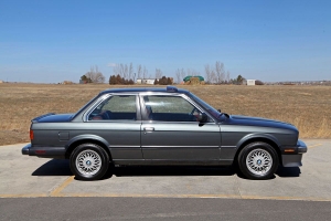 1987 BMW (E30) 325iS thumbnail