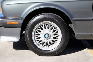 1987 BMW (E30) 325iS thumbnail