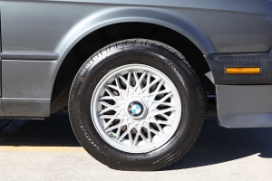 1987 BMW (E30) 325iS thumbnail