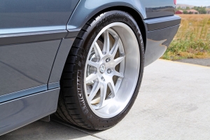 2001 BMW 740i M Sport thumbnail