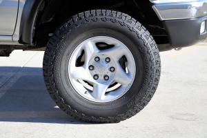 2001 Toyota Tacoma 4X4 Extra Cab TRD Off Road SR5 thumbnail