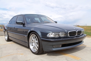 2001 BMW 740i M Sport thumbnail