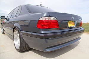 2001 BMW 740i M Sport thumbnail