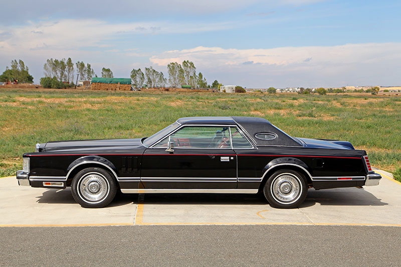 1979 Lincoln Continental Mark V exterior photo