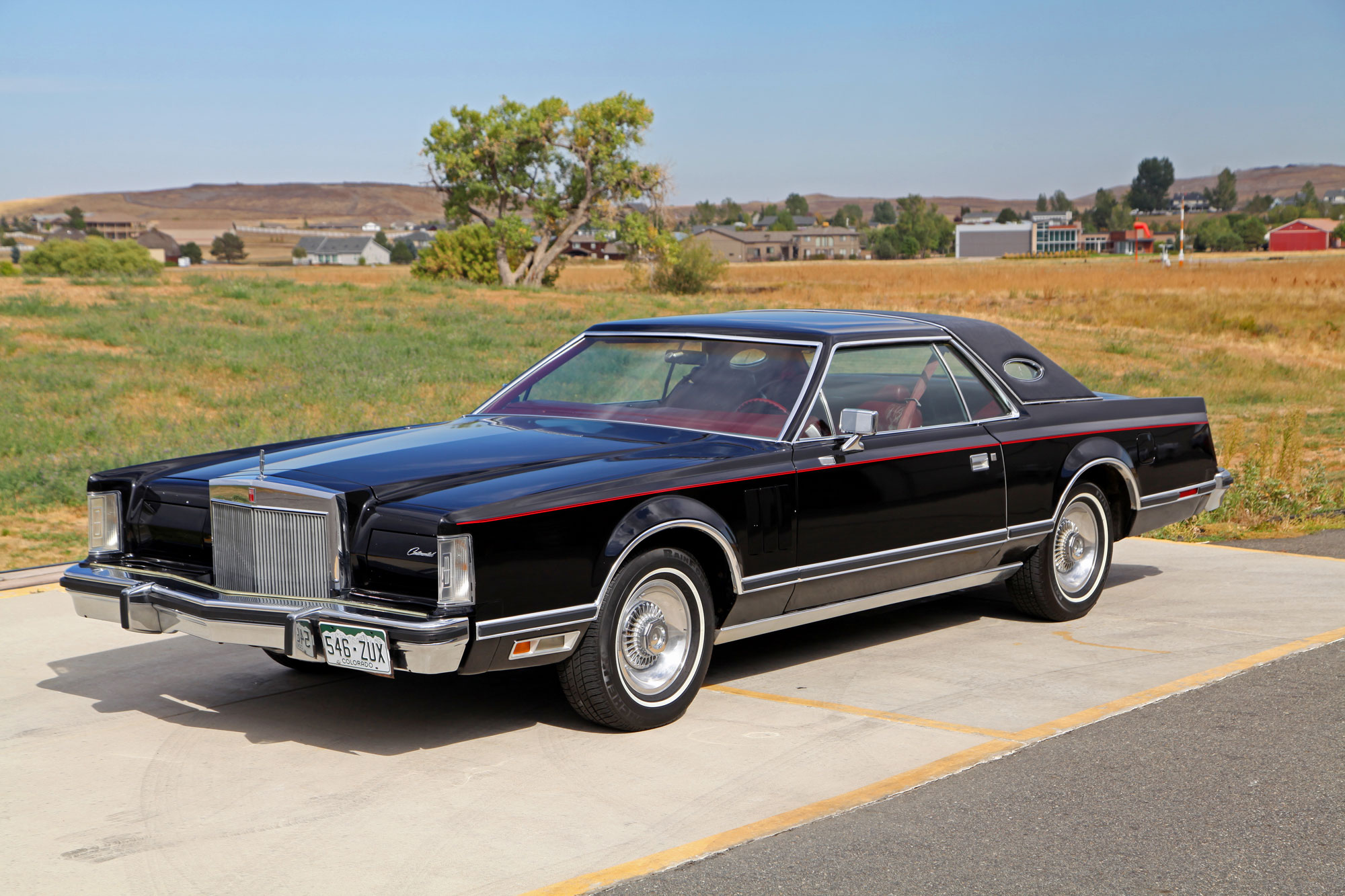 Exterior photo of 1979 Lincoln Continental Mark V