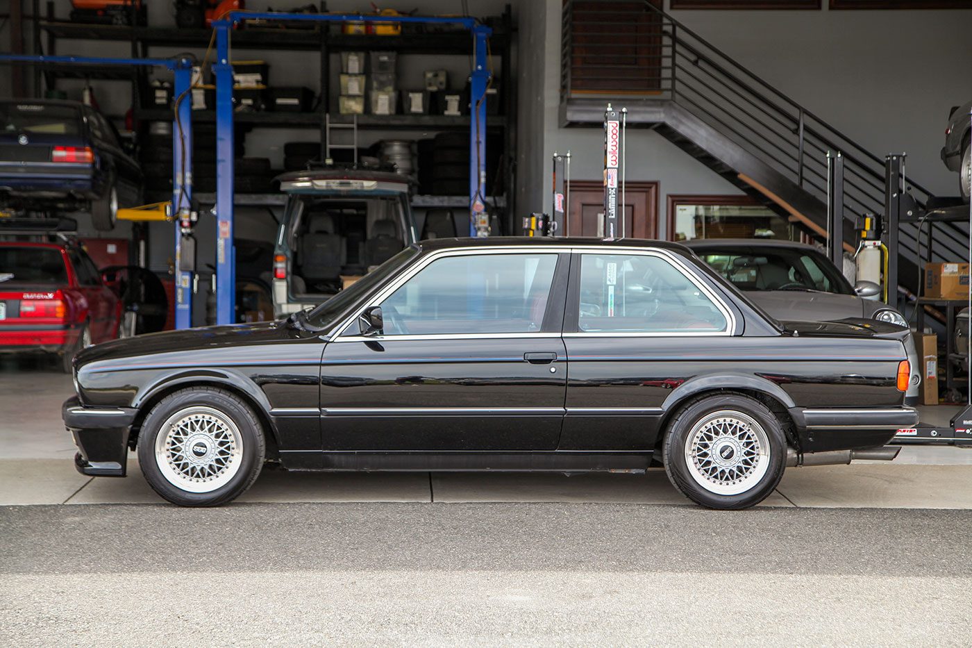 1987 BMW 325iS exterior photo