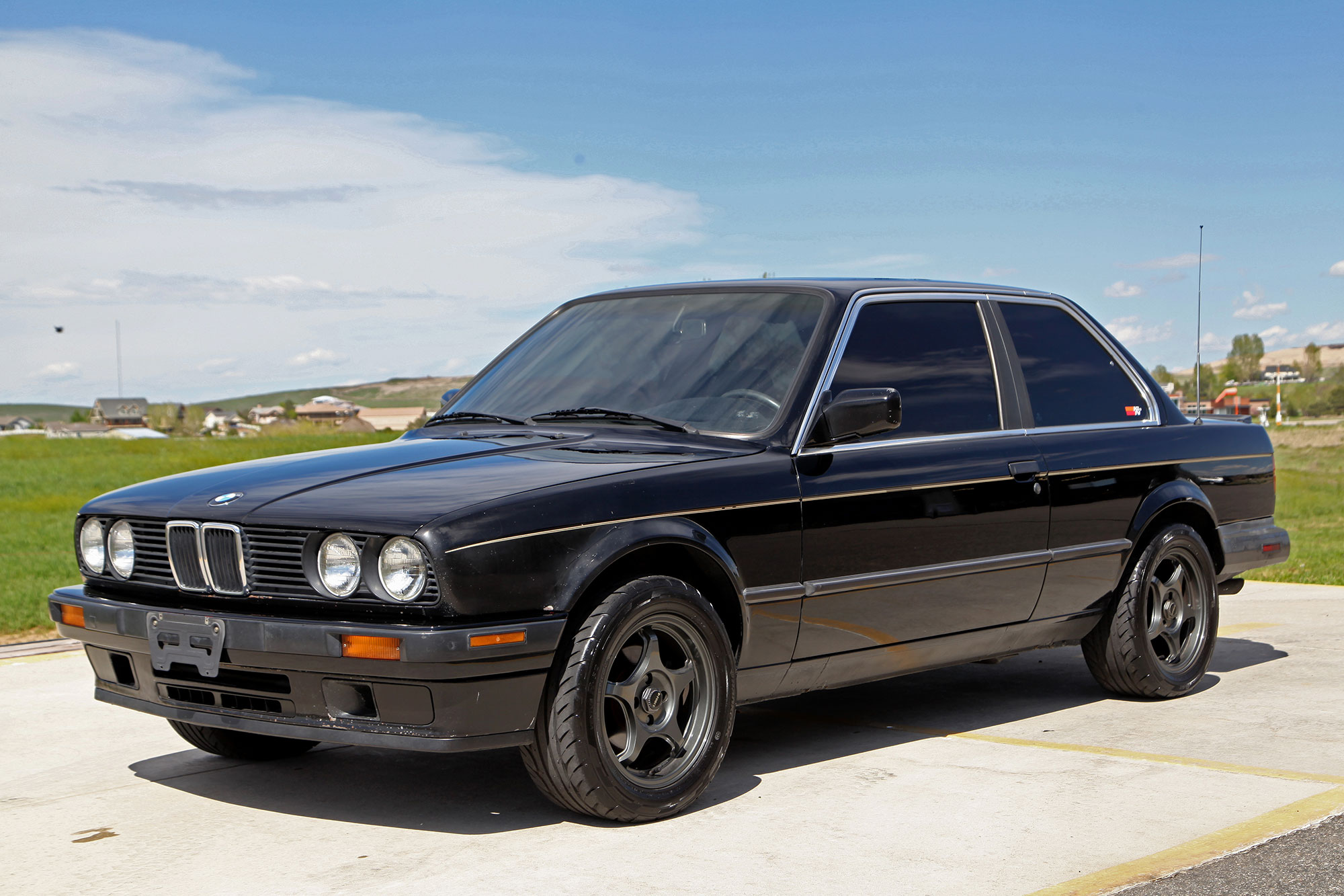 Exterior photo of 1987 BMW 325iS