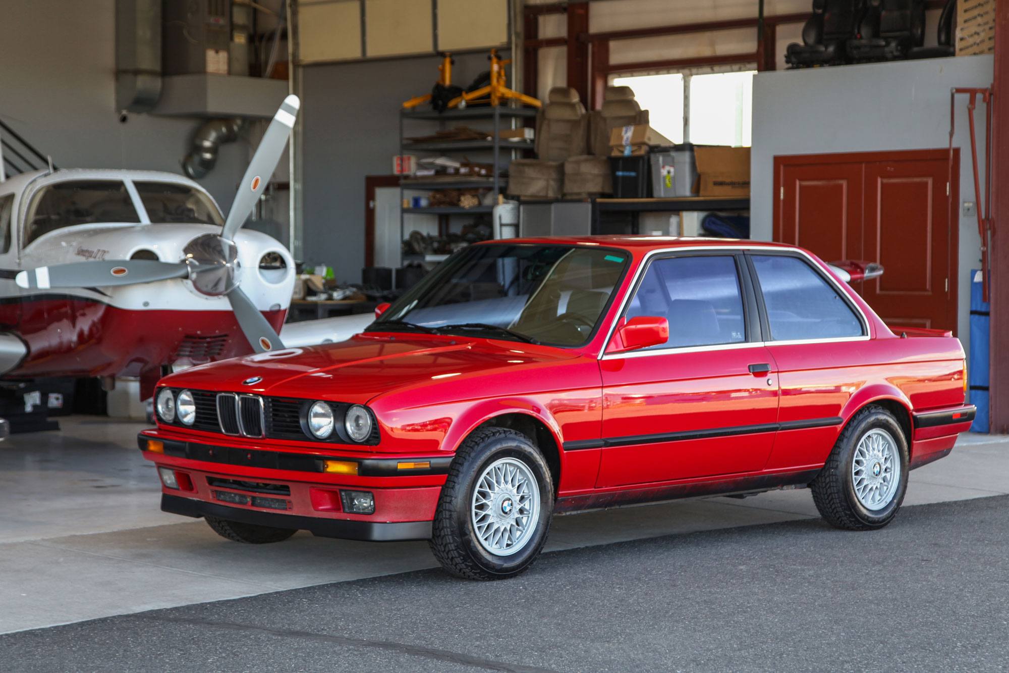 Exterior photo of 1989 BMW (E30) 325iS