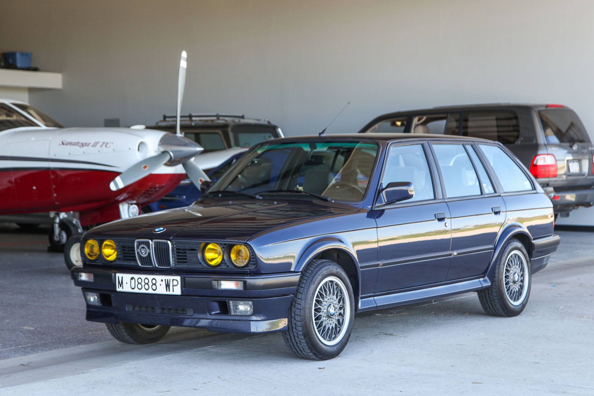 Exterior photo of 1989 BMW (E30) 325iX Touring