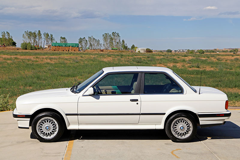 1989 BMW 325ix exterior photo