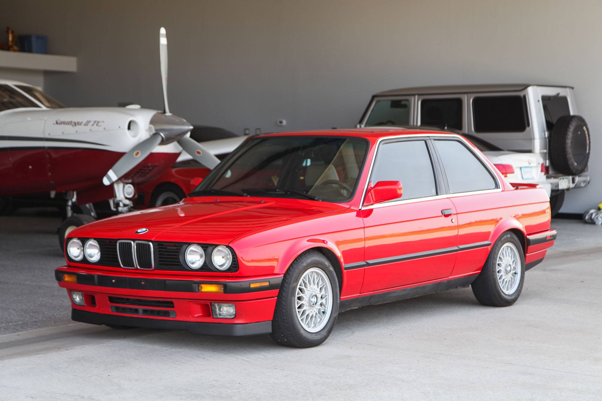 Exterior photo of 1990 BMW (E30) 325iS