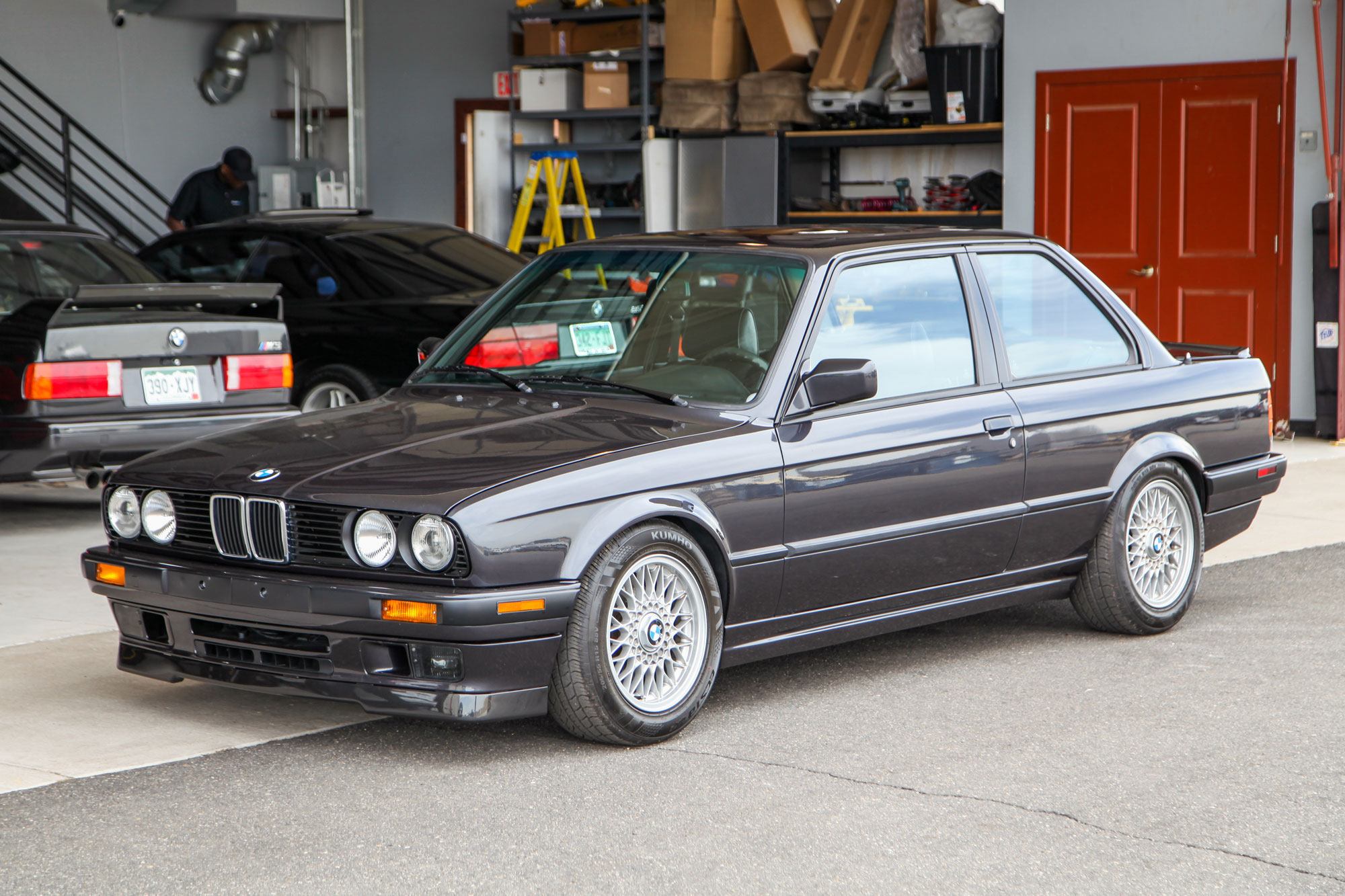 Exterior photo of 1991 BMW (E30) 318iS