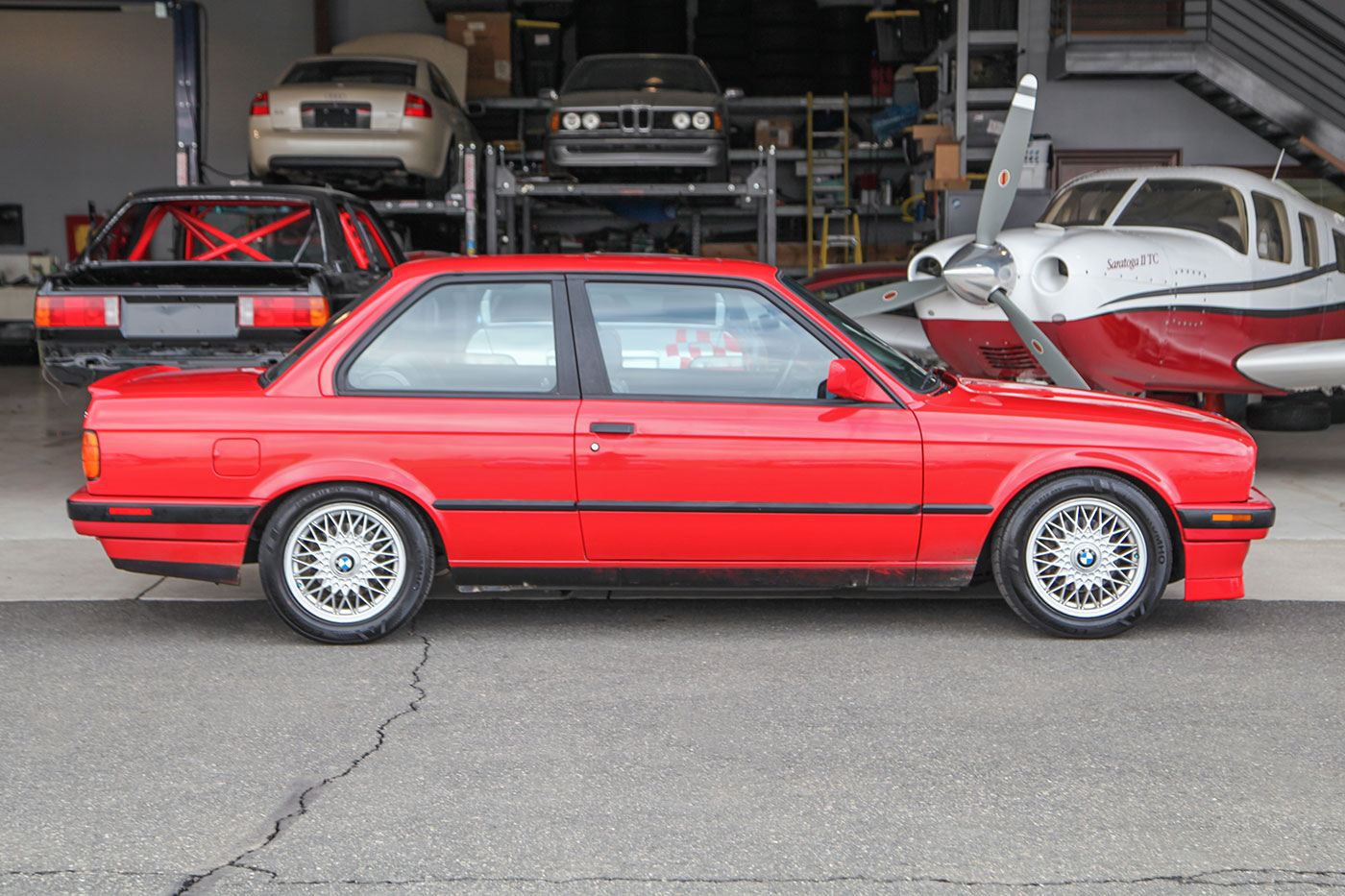 1991 BMW (E30) 318iS exterior photo