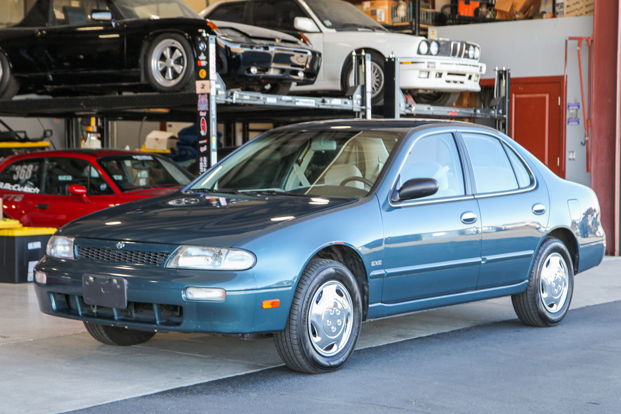Exterior photo of 1993 Nissan Altima GXE