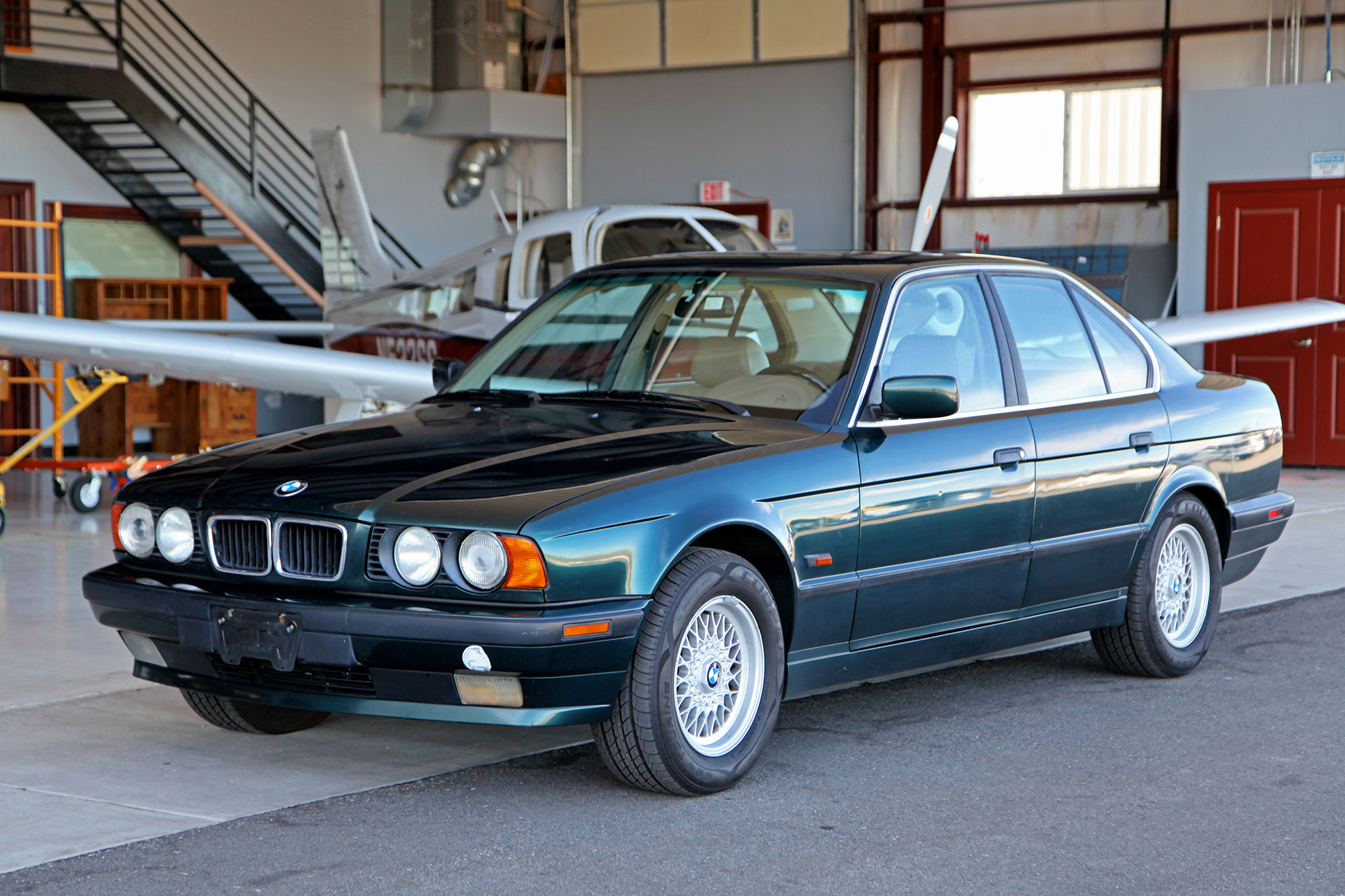 Exterior photo of 1995 BMW 525i