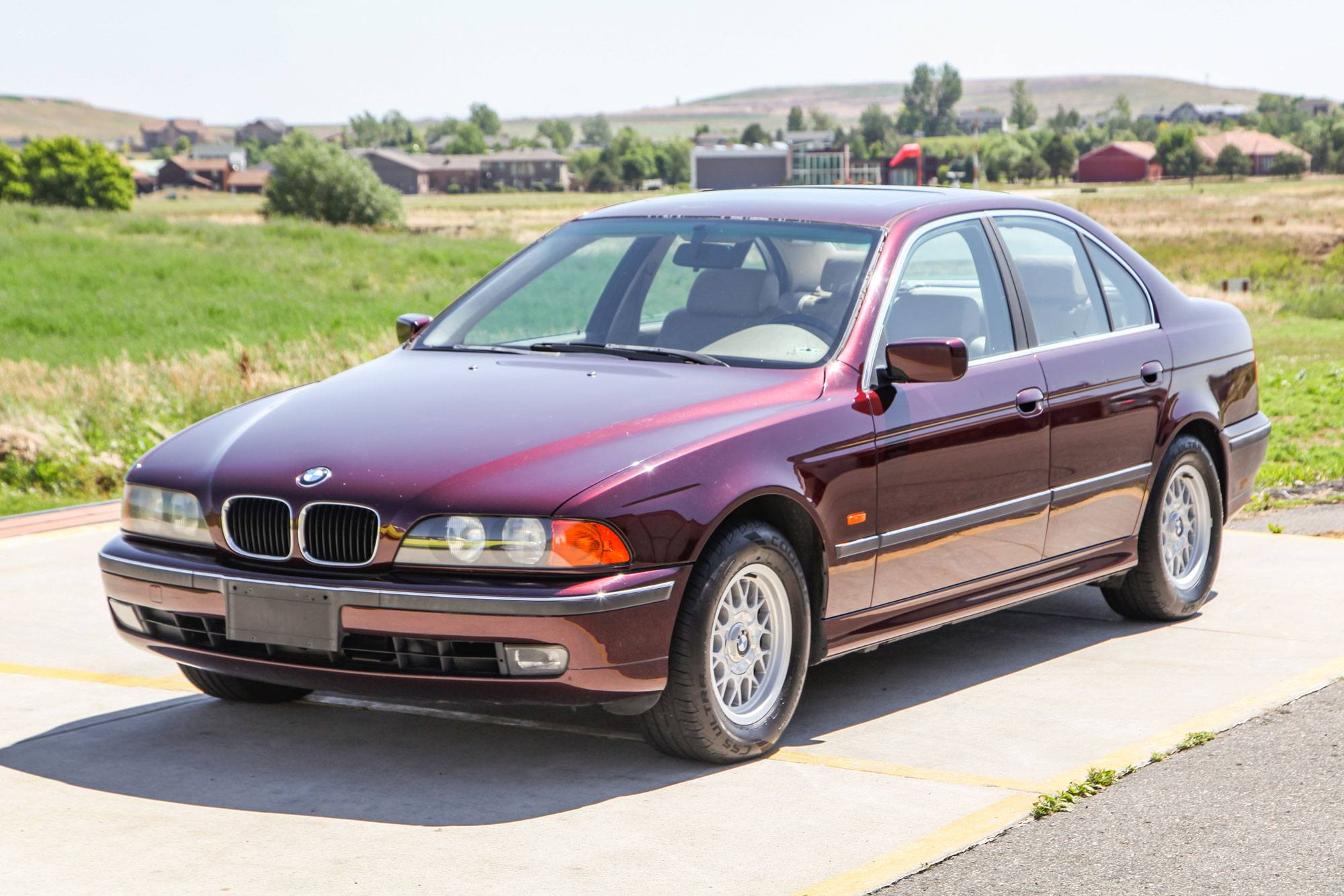 Exterior photo of 1998 BMW 528i