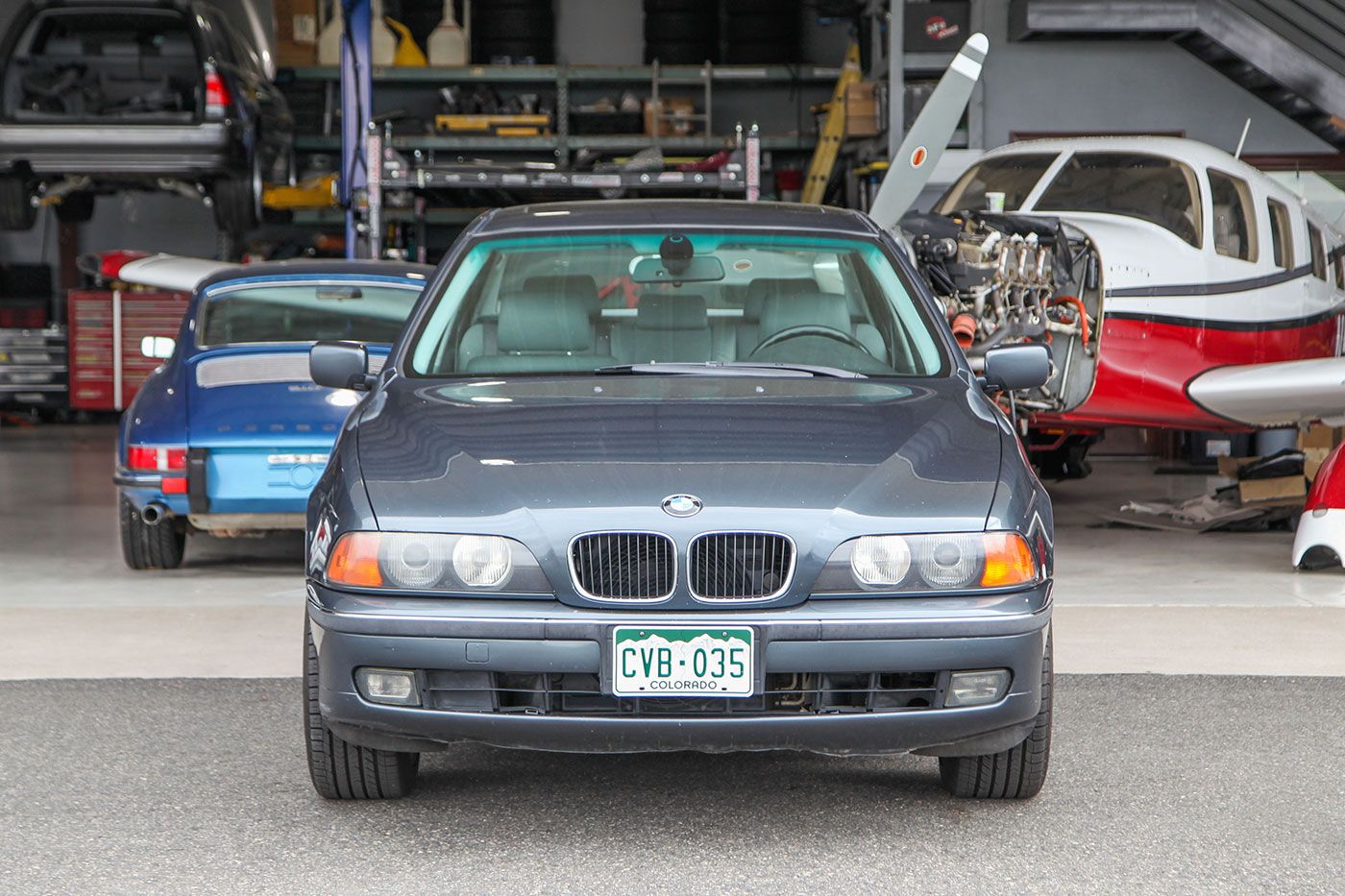 2000 BMW 528i exterior photo