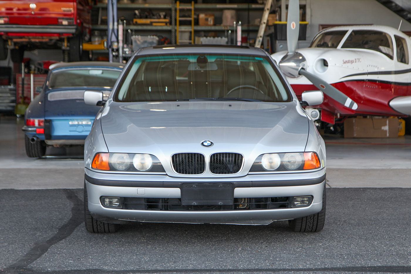 2000 BMW 528i Sport exterior photo