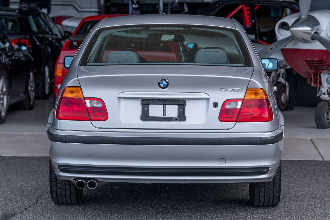 2001 BMW 330i exterior photo