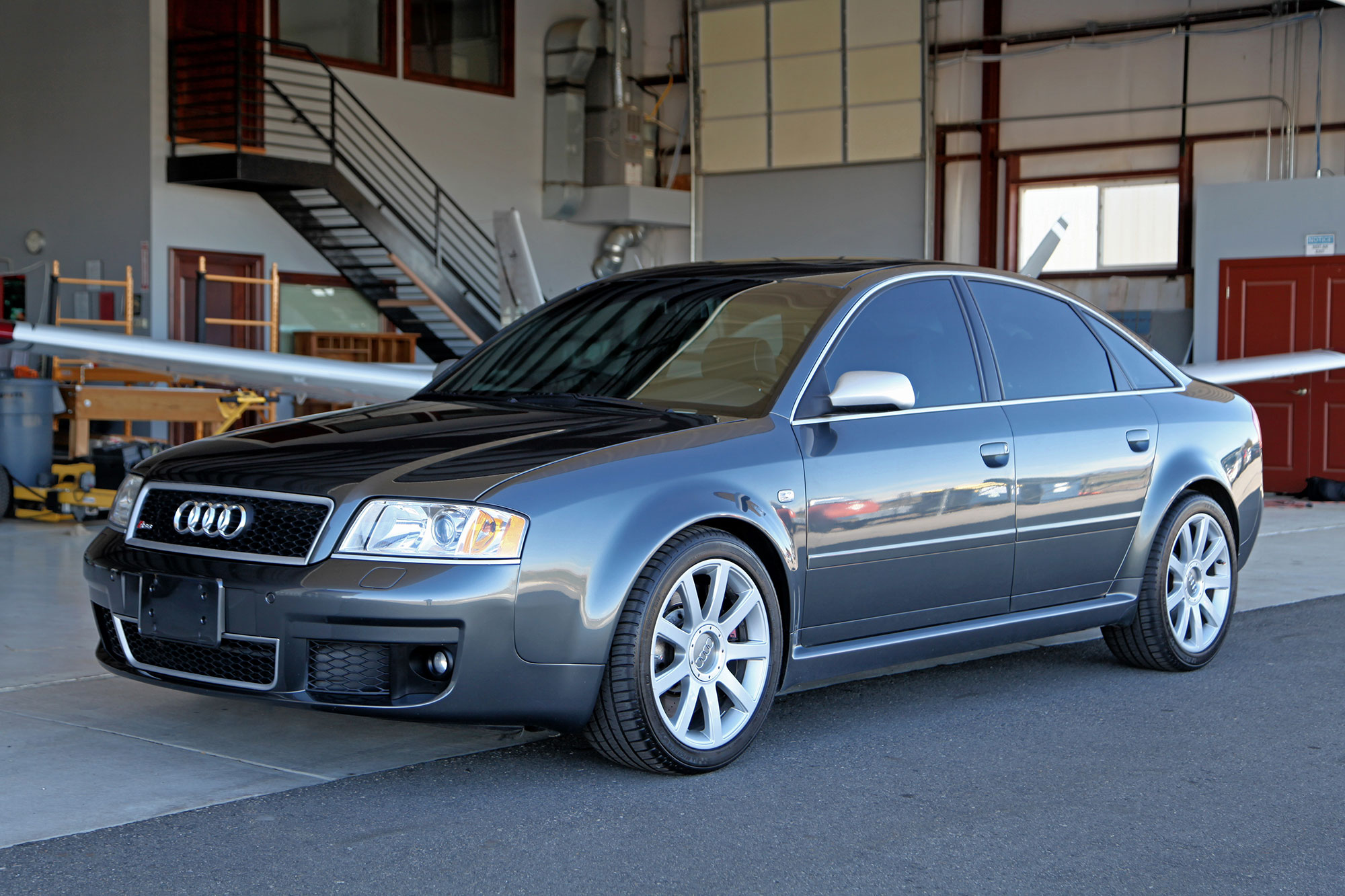 Exterior photo of 2003 Audi RS 6
