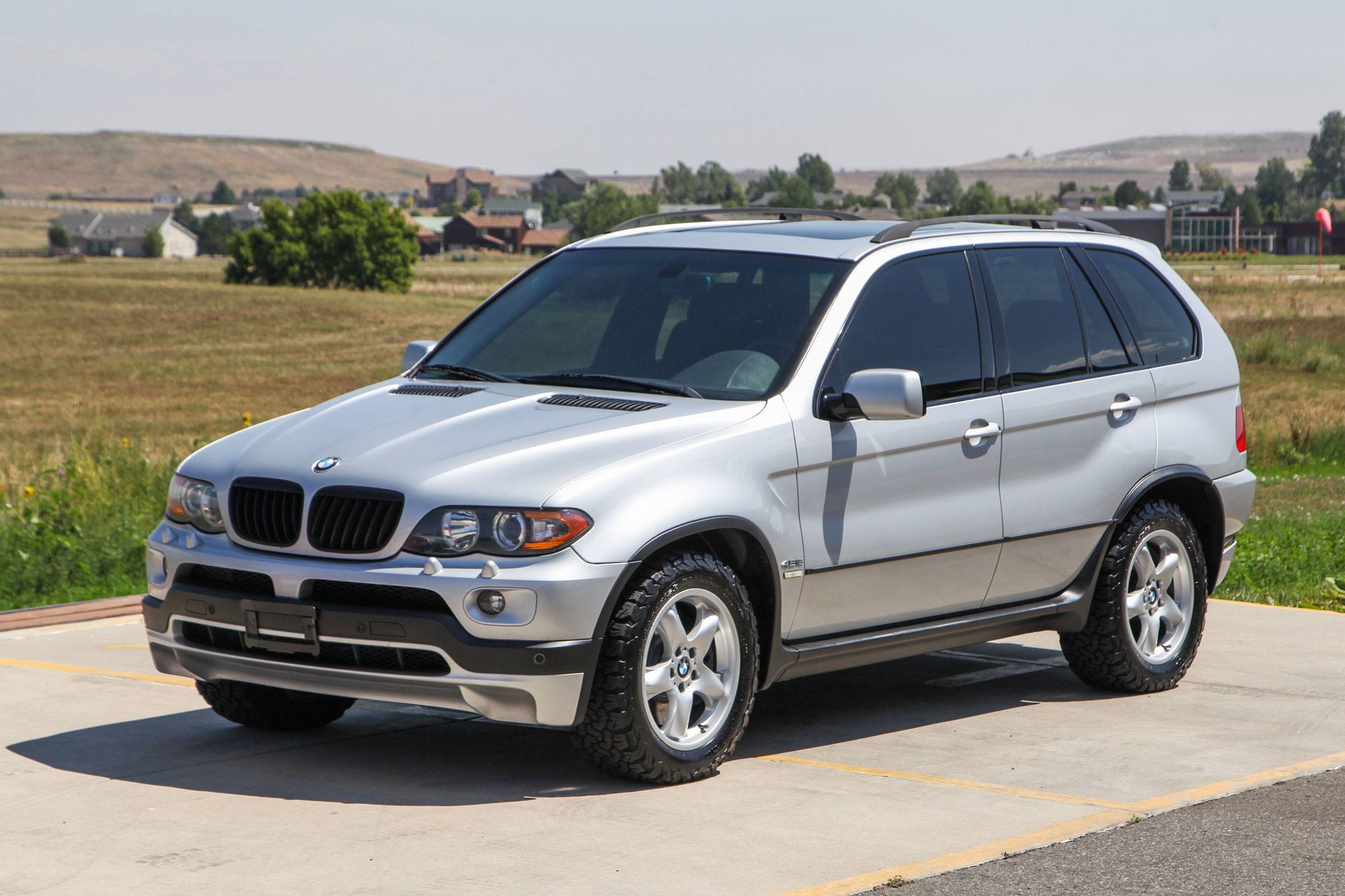Exterior photo of 2005 BMW (E53) X5 4.8iS