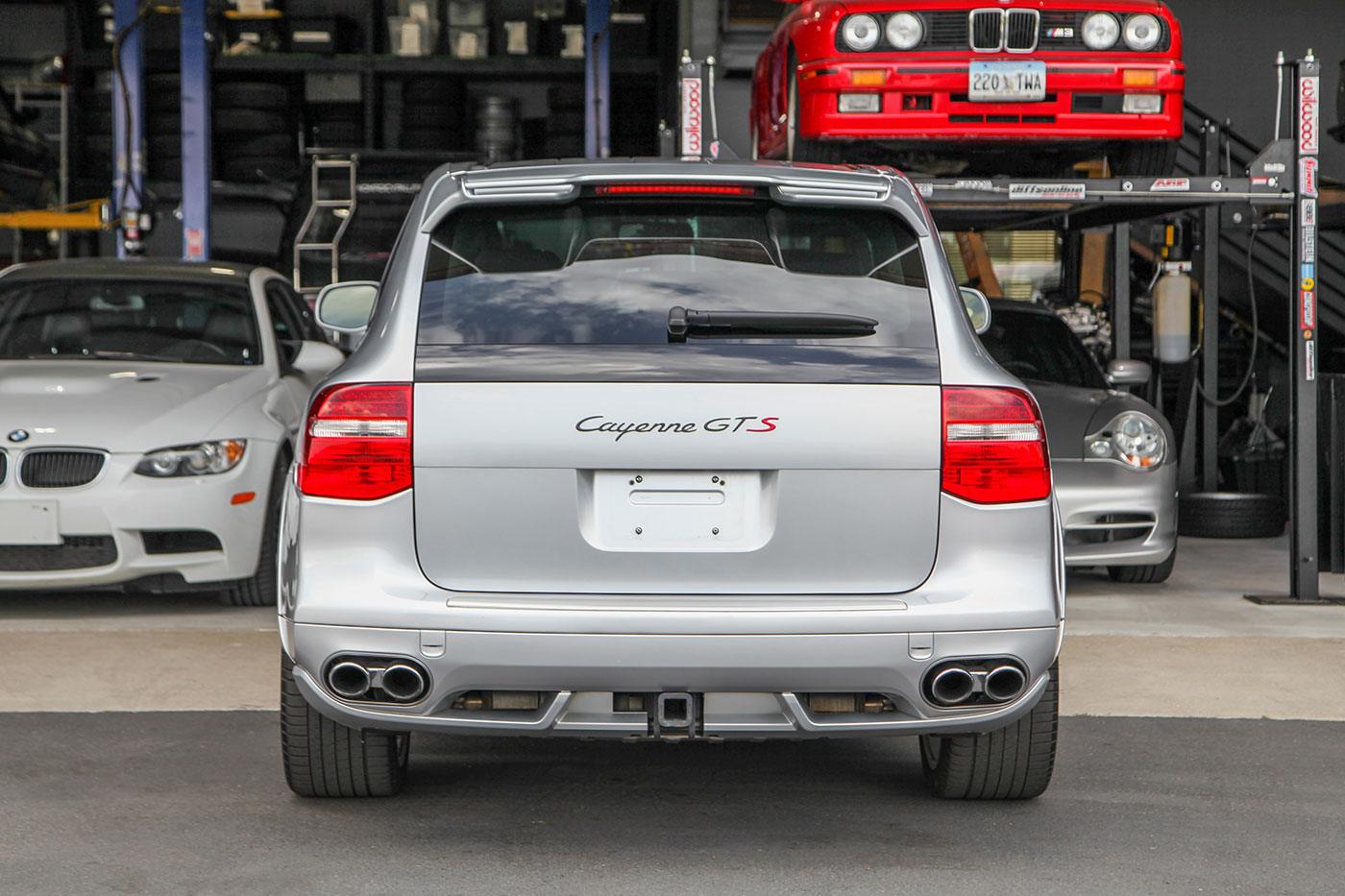 2010 Porsche (957) Cayenne GTS exterior photo